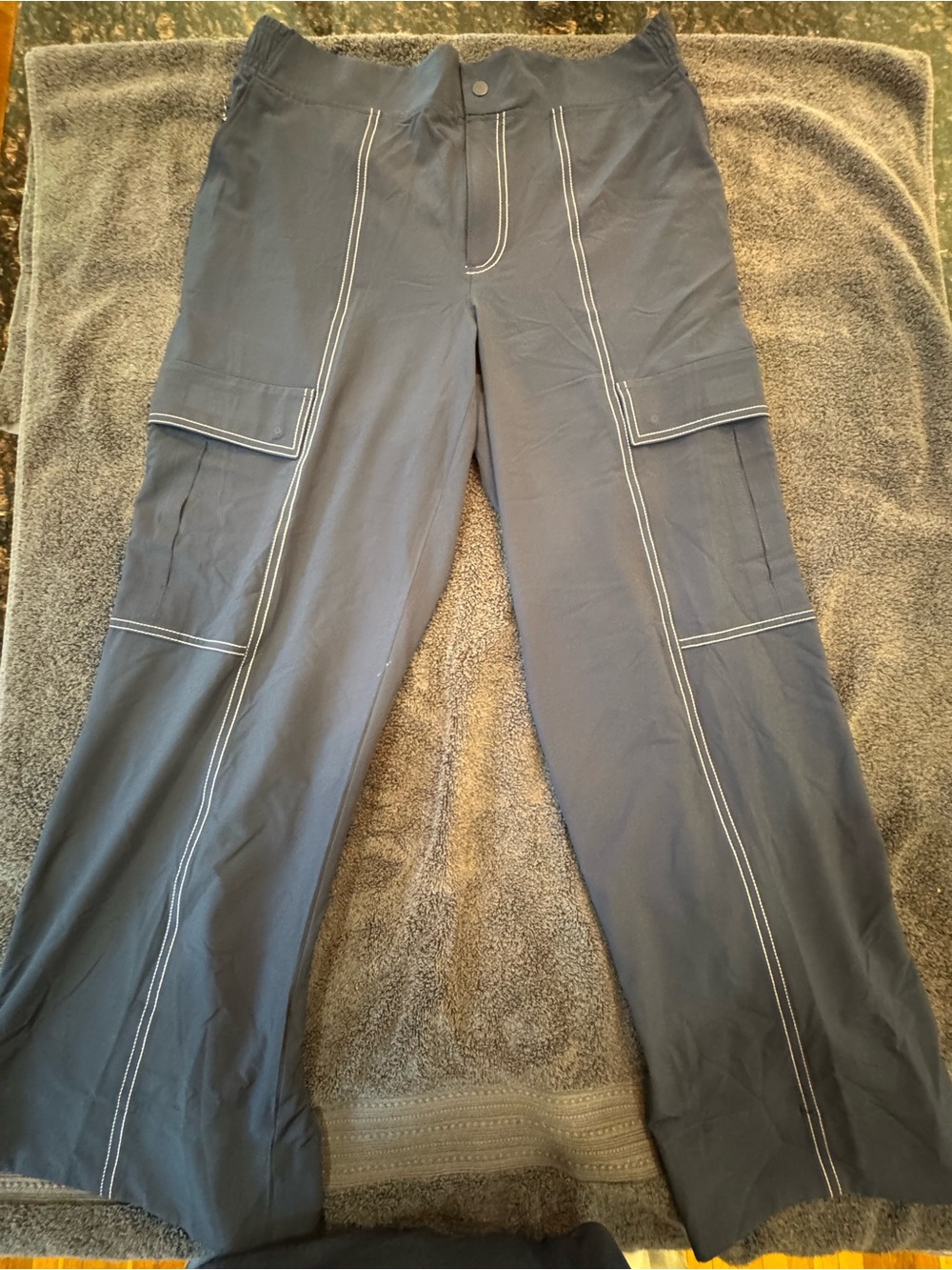 Athleta Navy Blue Cargo Pants with White Contrast Stitching Size 8